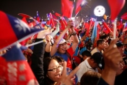 Supporters of Kuomintang party presidential candidate Han Kuo-yu attend his election rally in Kaohsiung, Taiwan, Jan. 10, 2020.