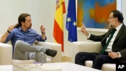 El presidente del gobierno, Mariano Rajoy, se reunió infructuosamente con Pablo Iglesias, líder del utlraizquierdista partido 'Podemos'.