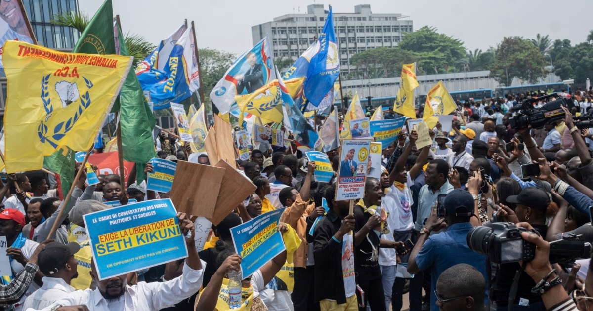 Changement de Constitution en RDC : des opposants promettent des ...