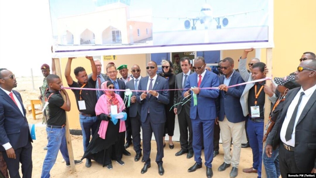 Kheyre oo xariga ka jaray garoonka Baraawe 