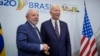 El presidente estadounidense Joe Biden y el mandatario de Brasil, Luiz Inácio Lula da Silva, se reúnen en la Cumbre de Líderes del G20 en el Museo de Arte Moderno de Río de Janeiro, Brasil, el martes 19 de noviembre de 2024. (AP/Manuel Balce Ceneta)