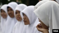 Pelajar SMA di Indonesia (foto: dok). Hasil survei baru ini mengambil sampel 1000 siswa dari 59 sekolah swasta dan 41 sekolah negeri.