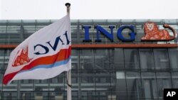 Bank Sentral ING di Amsterdam, Belanda (Foto: dok). Moody's menurunkan peringkat kredit kelayakan lima Bank Belanda.