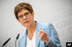 Almanya Savunma Bakanı Annegret Kramp-Karrenbauer
