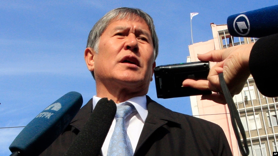 Almazbek Atambayev Qirg'izistonda 2011-yilning oxiridan 2017-yilning oxirigacha prezidentlik qilgan 