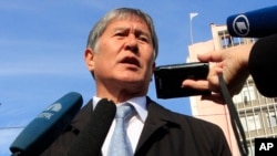 Almazbek Atambayev Qirg'izistonda 2011-yilning oxiridan 2017-yilning oxirigacha prezidentlik qilgan 