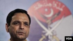 Jurubicara militer Pakistan Mayjen Athar Abbas mengecam laporan media yang mengatakan Pakistan memberi akses rongsokan helikopter AS kepada Tiongkok (15/8).