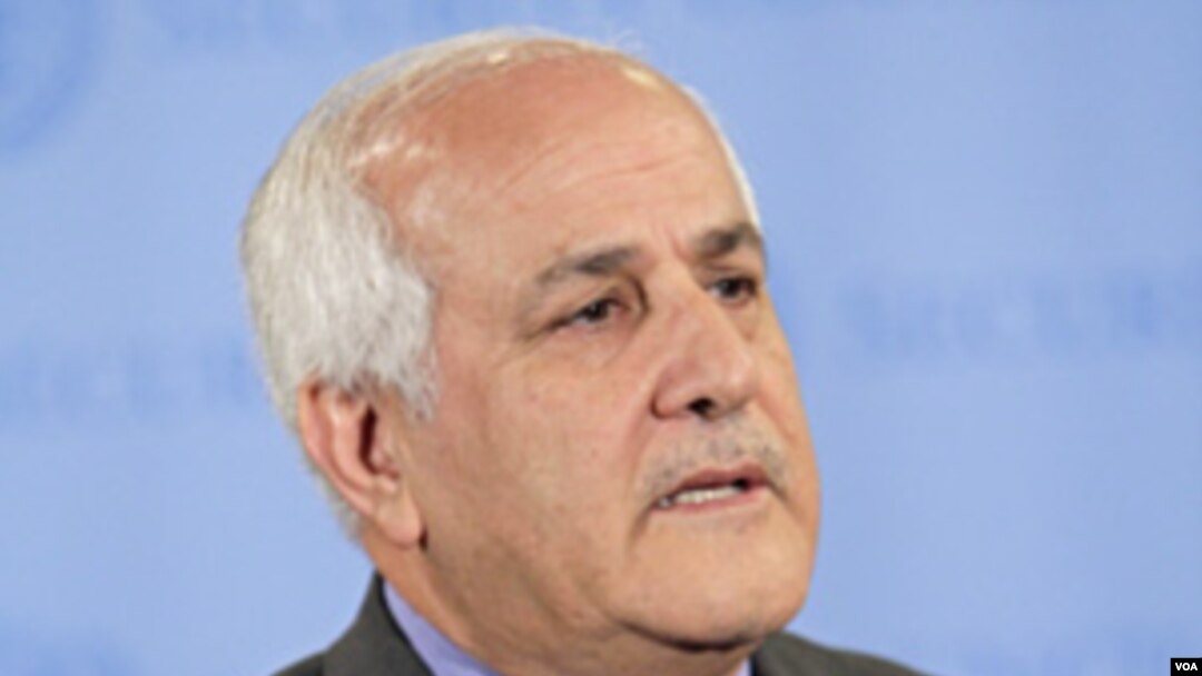 Utusan Palestina untuk PBB Riyad Mansour berbicara kepada media di markas PBB di New York (3/11).