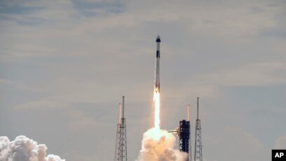 美国联邦航空管理局批准SpaceX猎鹰9号星期一的发射