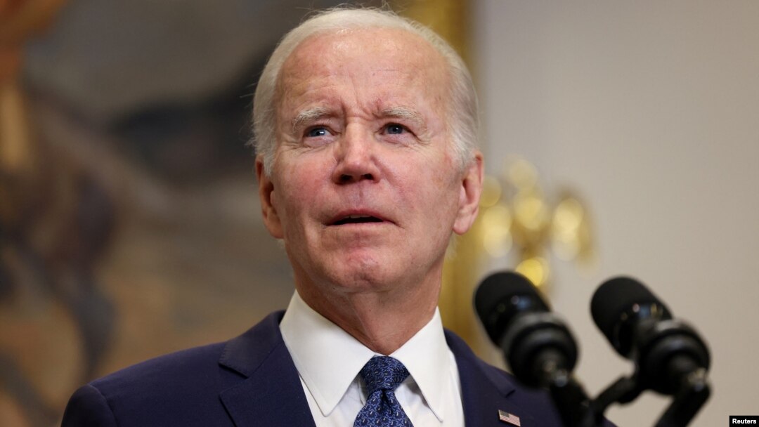 El presidente de EEUU, Joe Biden, habla sobre su acuerdo con el presidente de la Cámara de Representantes, Kevin McCarthy, para elevar el techo de la deuda del país en la Casa Blanca en Washington, el 28 de mayo de 2023. REUTERS/Julia Nikhinson