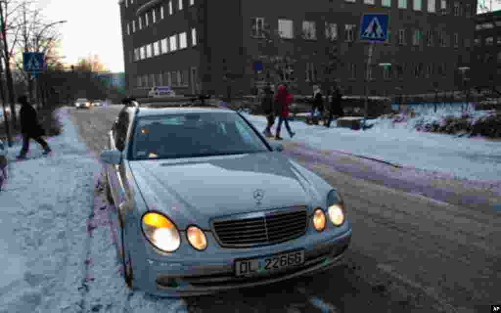 奔驰轿车在奥斯陆街头只是普通出租车。不止一位出租车司机对记者说，奔驰质量好，公司又有很好的保修计划，所以车主愿意买奔驰。