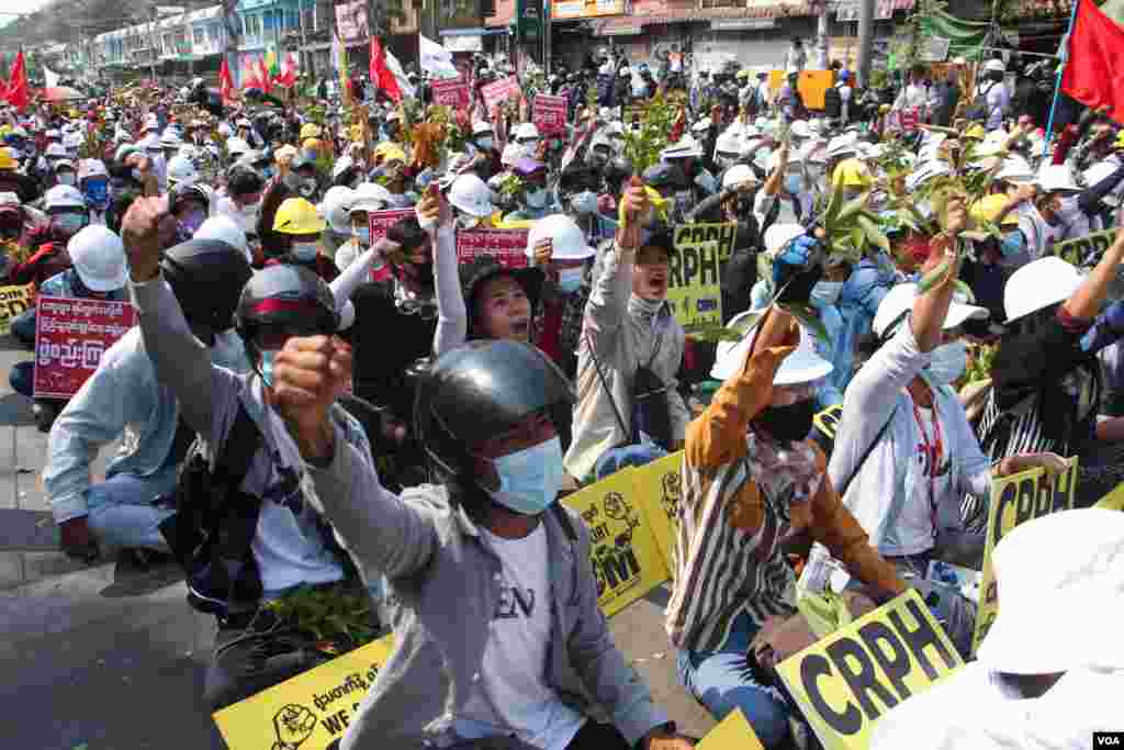 မန္တလေးမြို့ စစ်အာဏာဖီဆန်ဆန္ဒပြပွဲ မြင်ကွင်း။ (မတ် ၄၊ ၂၀၂၁)