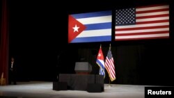 Al final de su mandato el presidente Barack Obama dejó abierta la puerta a seguir mejorando las relaciones con La Habana, que volvieron atrás con la llegada de Donald Trump al poder. Joe Biden ha prometido regresar a la política de distensión.