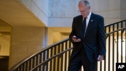 El representante por Texas, Mike Conaway, pareció reconsiderar el principal hallazgo en el reporte que los republicanos de la Comisión pensaban presentar, sobre la ayuda que pudo haber recibido Trump de los hackers rusos.