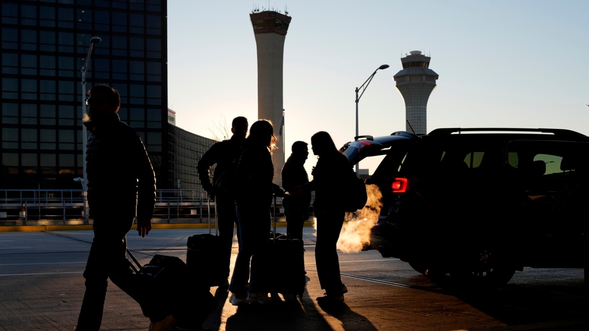 Un hombre es baleado fuera de una terminal del aeropuerto O’Hare de Chicago tras una pelea