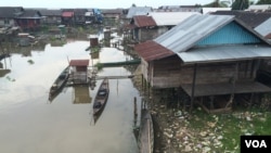 Many Indonesians in rural areas depend for income on palm oil, which the EU and others oppose for environmental reasons. (Ha Nguyen/VOA)