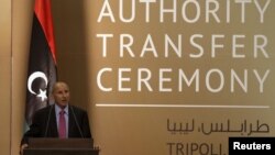 利比亞過渡委員會主席賈利勒在權力移交儀式上發言