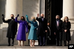 لحظه ورود جو بایدن و همسرش به کنگره آمریکا