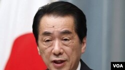 Perdana Menteri Jepang Naoto Kan memberikan pernyataan pada konferensi pers di Tokyo, Selasa (12/4).