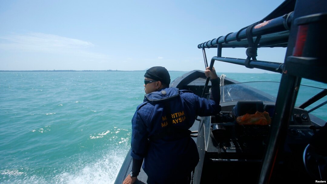 Penjaga pantai Malaysia melakukan patroli (foto: dok). Dua buah kapal Indonesia kembali dibajak di perairan perbatasan Malaysia dan Filipina. 