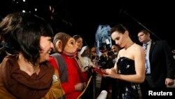 Aktris Daisy Ridley tiba di acara pemutaran perdana “Star Wars: The Last Jedi” di Los Angeles, California, 9 Desember 2017. 