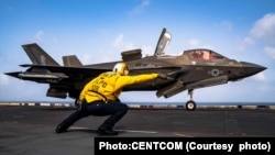 حملات تازهٔ امریکا پس از آن آغاز شد که به گفتهٔ سنتکام، سپاه پاسداران ایران اوایل روز چهارشنبه، ۲۹ جولای، در یک اقدام غافلگیرانه چندین میزایل بالستیکی را به سوی نیروهای امریکایی مستقر در شرق میانه پرتاب کرد. 