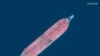 تصویر ماهواره‌ای از نفتکش «اف‌اس‌اُ سِیفر» که در بندرگاه «راس عیسی» در ساحل یمن لنگر انداخته است. ۱۷ ژوئن ۲۰۲۰