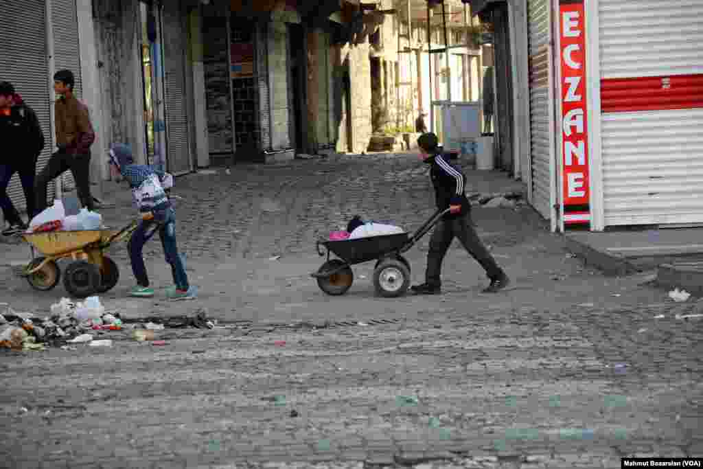 Çatışmalar sonrası Diyarbakır Sur mahallesinden görüntüler