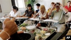 Tidak peduli masakan dari negara mana di dunia ini, mengajar memasak secara langsung selalu lebih berhasil (foto, dok.). 