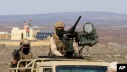 نیروهای نظامی اردن در تعقیب قاجاقچیان مواد مخدر در مرز با سوریه . آرشیو