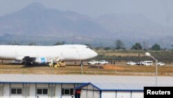 Un Boeing 747 sur le tarmac de l'aéroport de la capitale Abuja, 5 décembre 2013.