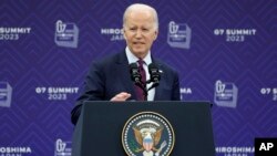 Presiden AS Joe Biden berbicara dalam konferensi pers usai acara KTT G-7 di Hiroshima, Jepang (21/5).