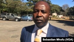 VaDenford Mutashu, mutungamiri weConfederation of Zimbabwe Retailers.