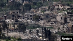 이스라엘과 레바논의 10일간 휴전이 발효된 후, 이스라엘에서 바라본 접경 지역 레바논 측의 파손된 건물들. (2026년 4월 17일)