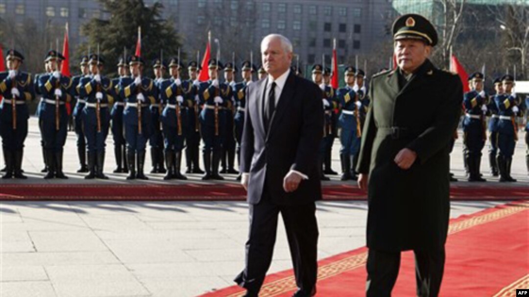 AQSh Mudofaa vaziri Robert Geyts Xitoy Mudofaa vaziri general Liang Guangli bilan, Pekin, 10 yanvar 2011