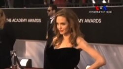 'Angelina Jolie Kamuoyunu Bilinçlendiriyor'