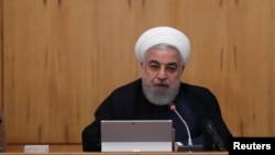 លោក​ប្រធានាធិបតី​អ៊ីរ៉ង់ Hassan Rouhani ថ្លែង​នៅ​ក្នុង​កិច្ចប្រជុំ​នៅ​ក្នុង​ក្រុង​តេហេរ៉ង់ ប្រទេស​អ៊ីរ៉ង់ កាលពី​ថ្ងៃទី១៨ ខែកញ្ញា ឆ្នាំ២០១៩។