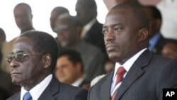 Rais Robert Mugabe wa Zimbabwe na Rais Joseph Kabila wa DRC