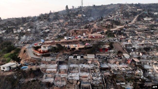 Vista aérea de las secuelas de un incendio forestal en Villa Independencia, región de Valparaíso, Chile, el 4 de febrero de 2024.