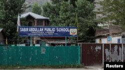 Sekolah umum Sabir Abdullah di Awantipora, selatan Srinagar, ibu kota kashmir, India 9 Juli 2019. (Foto: dok).