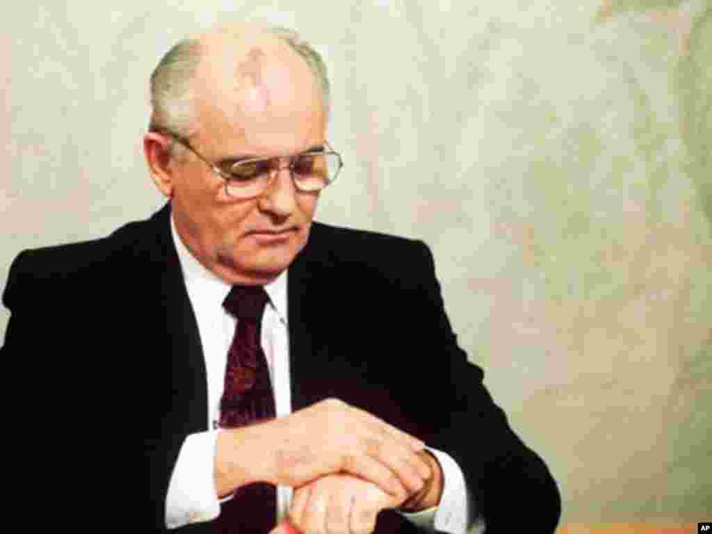December 25, 1991: Mr. Gorbachev resigns as Soviet president, marking an end of the Soviet Union. (AP)