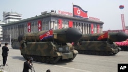 지난 4월 북한이 김일성 주석의 105번째 생일(태양절)을 맞아 평양 김일성광장에서 대규모 열병식을 개최했다. 신형 ICBM으로 추정되는 미사일이 열병식에 등장했다.