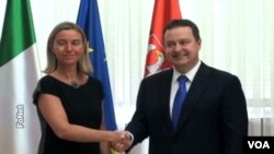 Italijanska ministarka spoljnih poslova Federika Mogerini i šef srpske diplomatije Ivica Dačić u Beogradu, 28. jul, 2014.