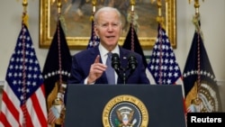 Presiden AS Joe Biden mengatakan bahwa sistem perbankan AS aman dalam pidato menanggapi bangkrutnya Silicon Valley Bank di Gedung Putih, Senin (13/3) .