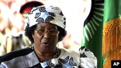 Tổng thống Malawi Joyce Banda trong một cuộc họp báo ở Lilongwe