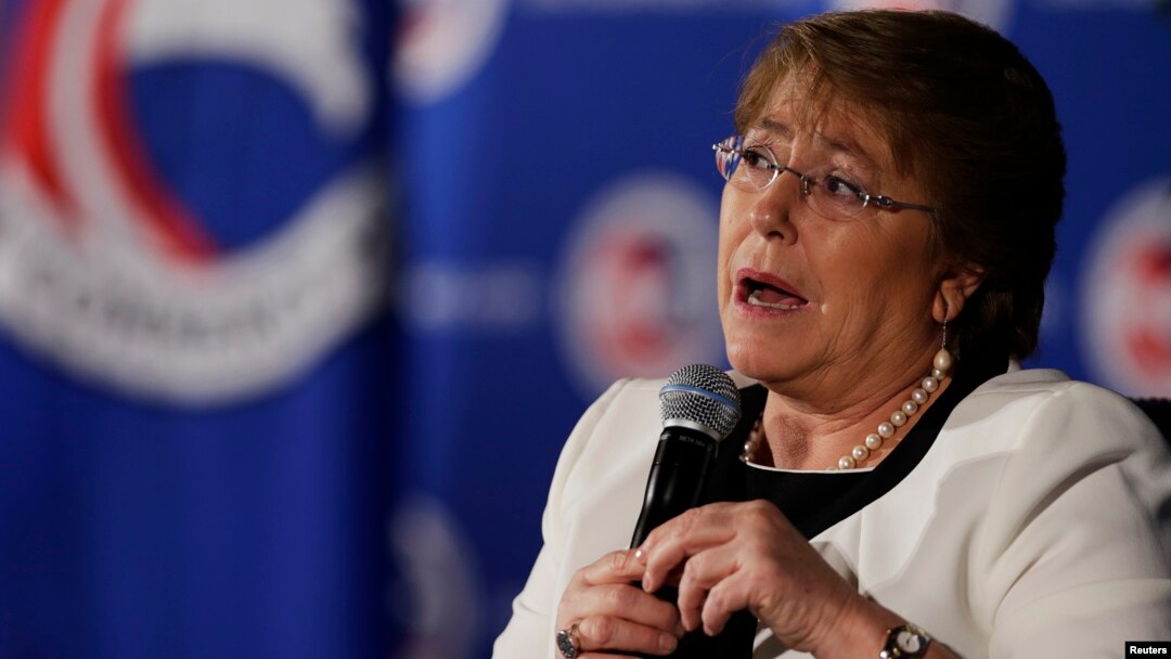 El apoyo ciudadano hacia la presidenta Bachelet disminuyo a un 37 por ciento a la misma vez que su credibilidad bajó. 