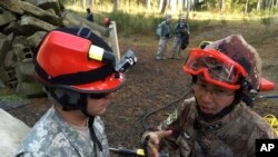 美国与中国军人2017年11月18日在美国俄勒冈州举行联合救灾演练。（美联社）
