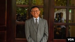 FILE: Kem Sokha, Cambodia National Rescue Party president, waits to meet with European Union Ambassador in Cambodia, Carmen Moreno, at his house in Phnom Penh on November 13th, 2019.(Tum Malis/VOA Khmer) 