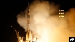 Pesawat Antariksa Rusia Soyuz TMA-16M saat diluncurkan dari kosmodrome Baikonur di Kazakhstan, 28 Maret 2015 (Foto: dok). 