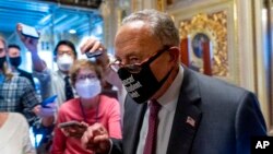 Rêberê Piraniya Demokratan yê Civata Senatoran Chuck Schumer.